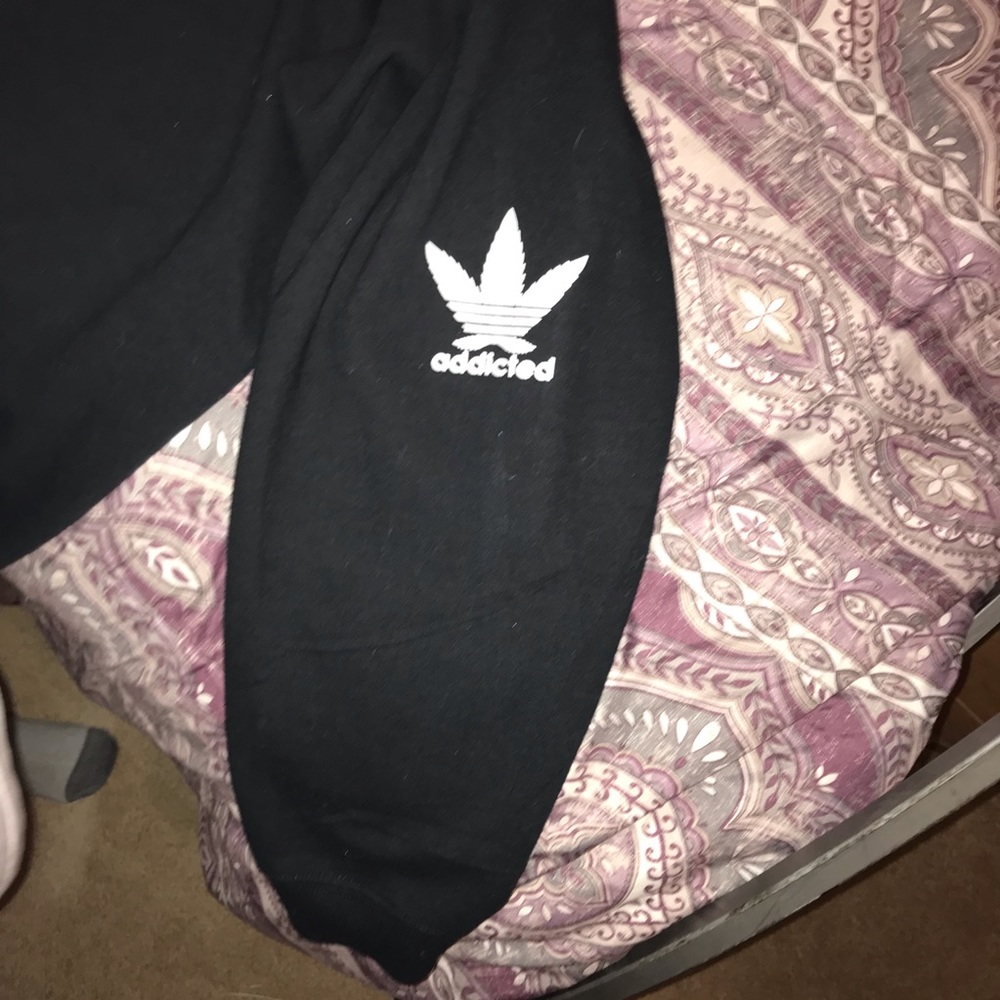 Addicted Logo Sweater - Picture 2 of 4